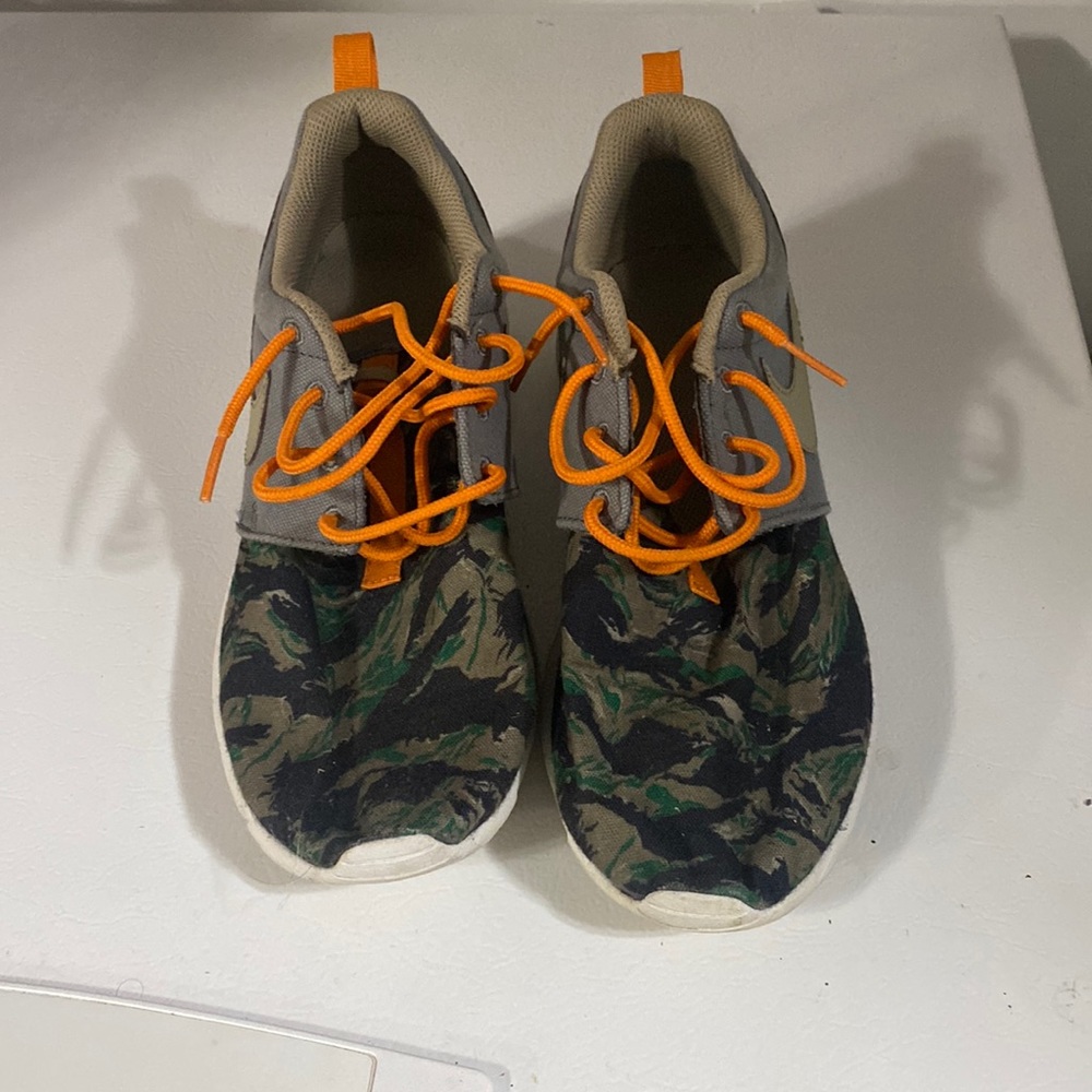 nike roshe sneakers